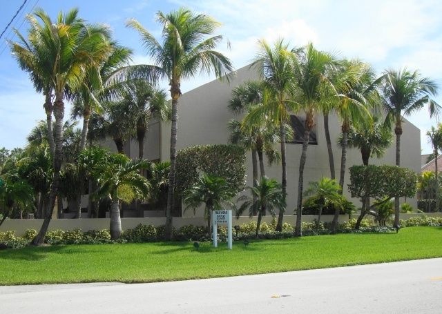 Tres Vidas - Florida Waterfront Condos