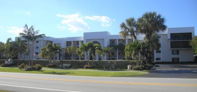 Lakewood - Florida Waterfront Condos