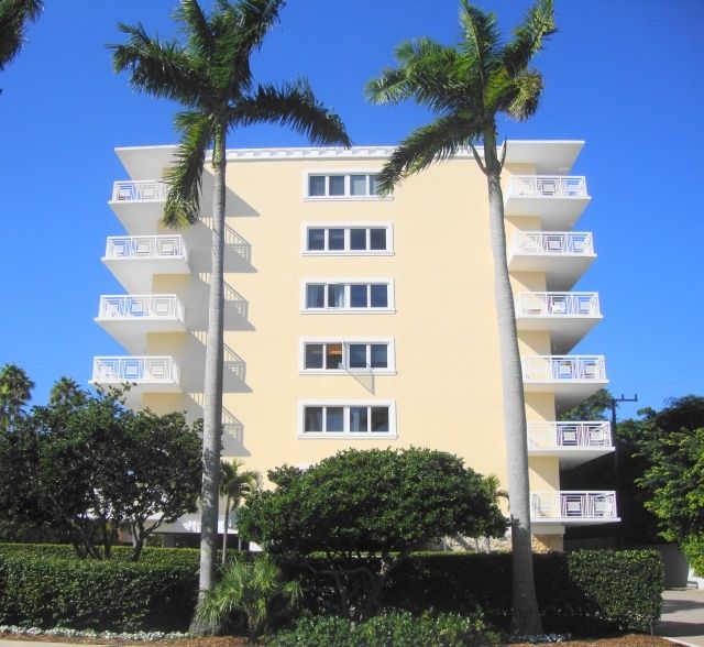 Lake Towers - Florida Waterfront Condos