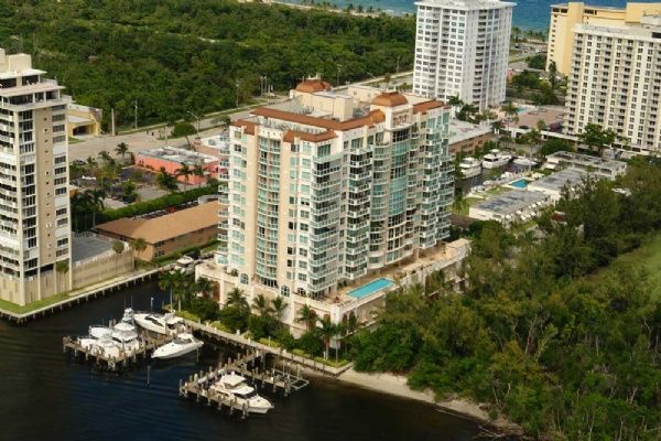 Le Club International - Florida Waterfront Condos