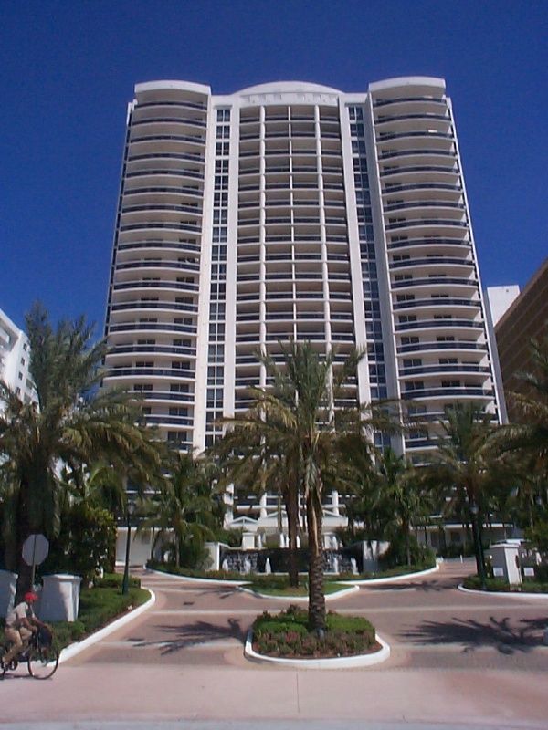 L' ambiance - Florida Waterfront Condos