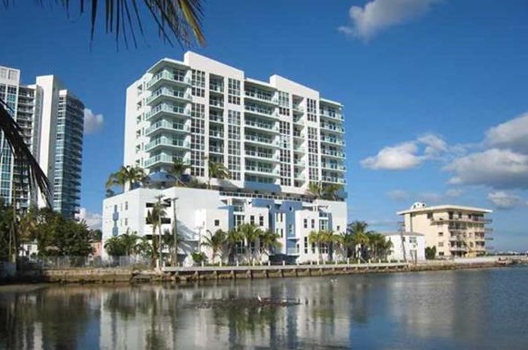Moon Bay - Florida Waterfront Condos
