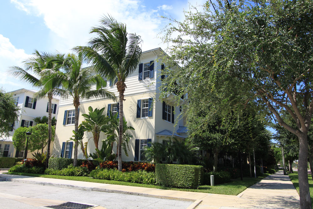 Magnolia Court - Florida Waterfront Condos
