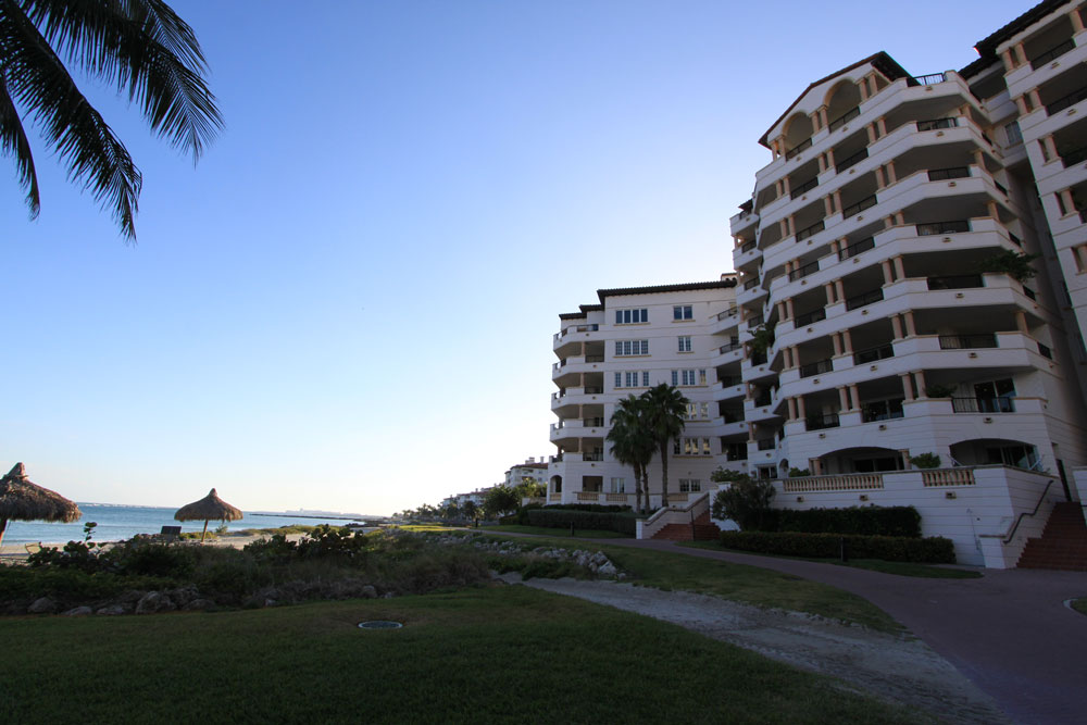 Villa del Mare - Florida Waterfront Condos