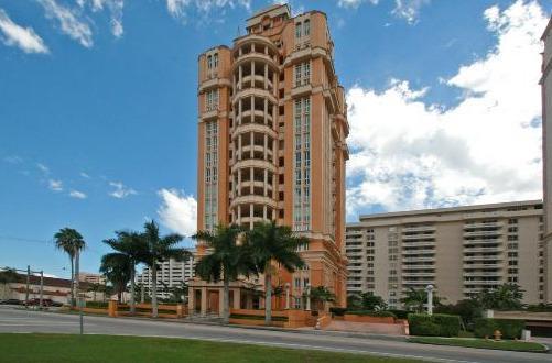 Segovia Tower - Florida Waterfront Condos