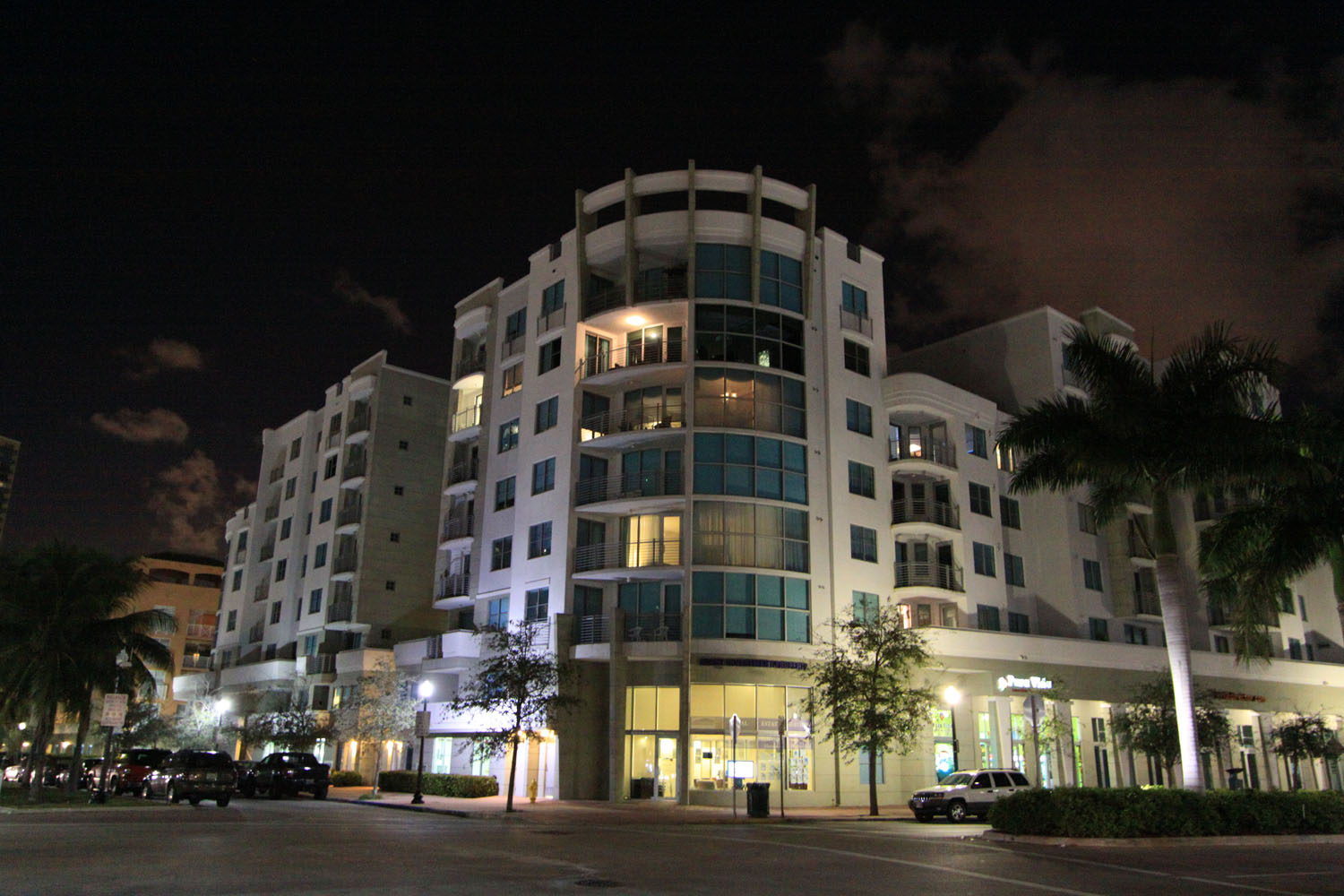 Cosmopolitan - Florida Waterfront Condos