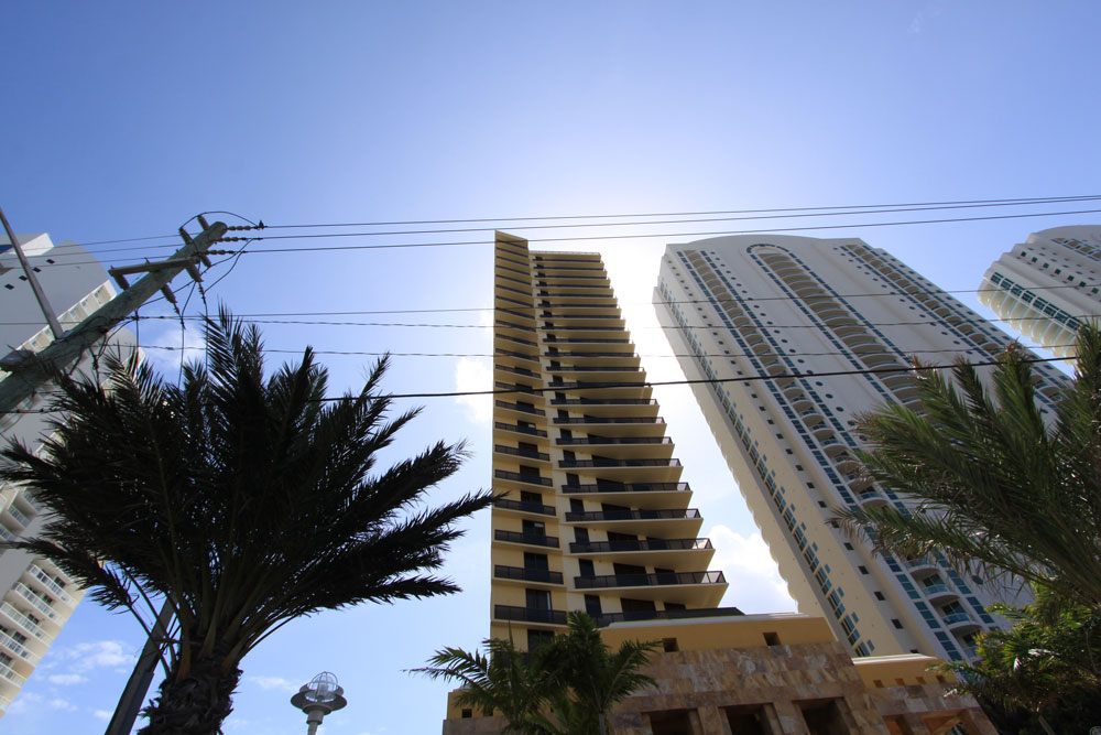 Sayan - Florida Waterfront Condos