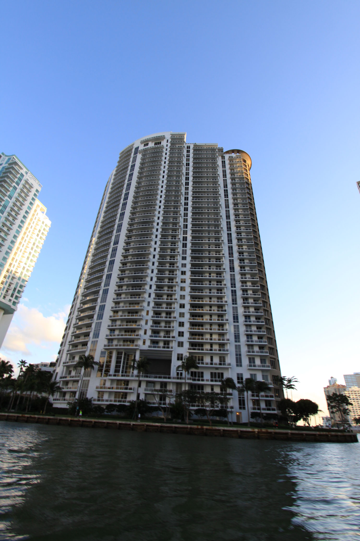 Carbonell - Florida Waterfront Condos