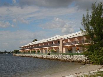 Palm Beach Resort & Beach... - Florida Waterfront Condos