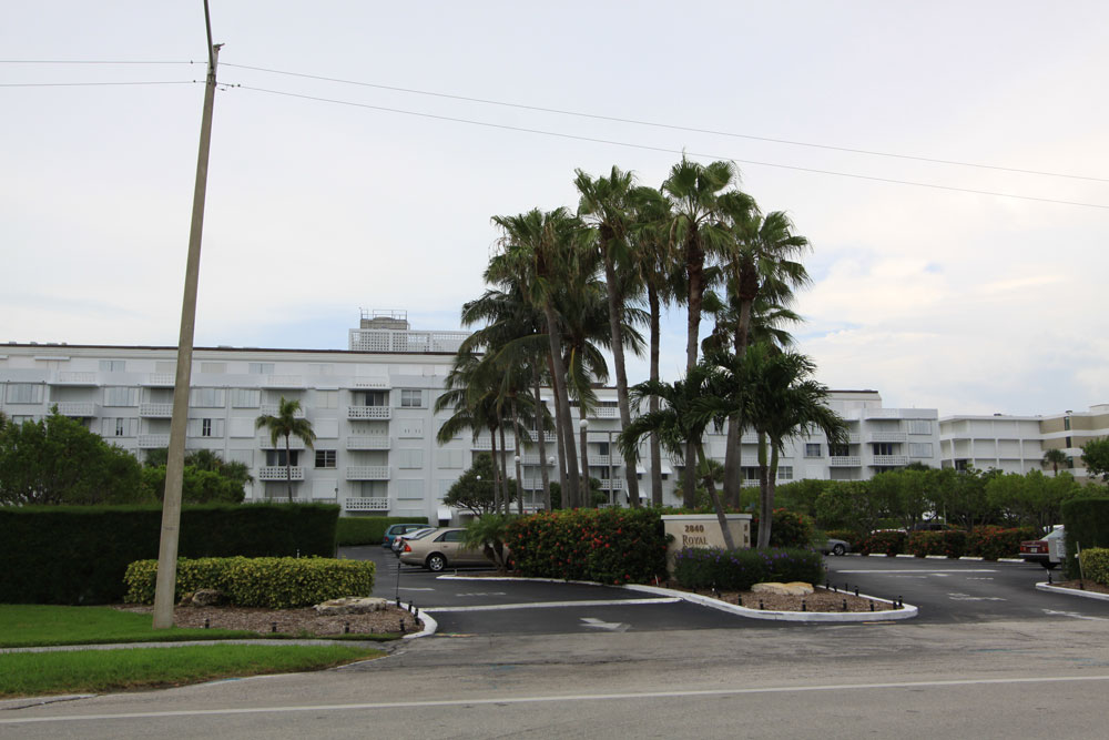 Royal Saxon - Florida Waterfront Condos