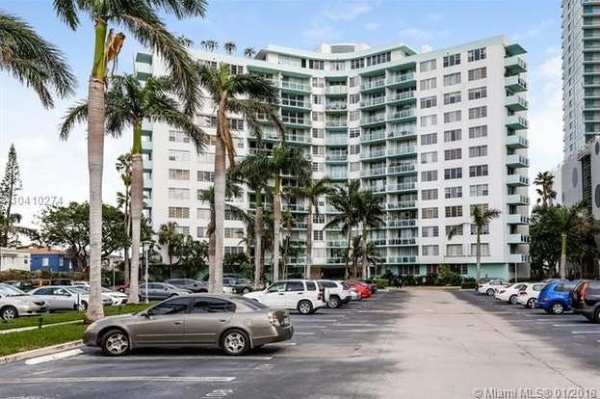 Bay Park Towers - Florida Waterfront Condos