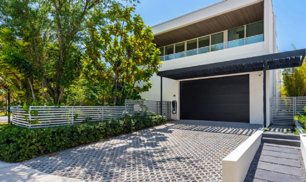 Residences by Piero Lissoni - Miami Beach New Construction