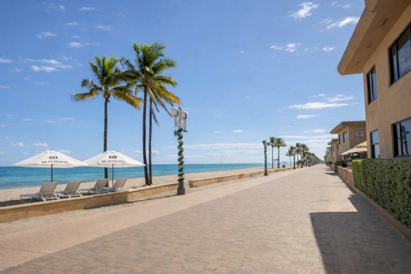 Eturna Beachside